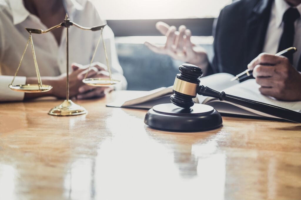 How Do You Know You Need to Hire a Divorce Lawyer
